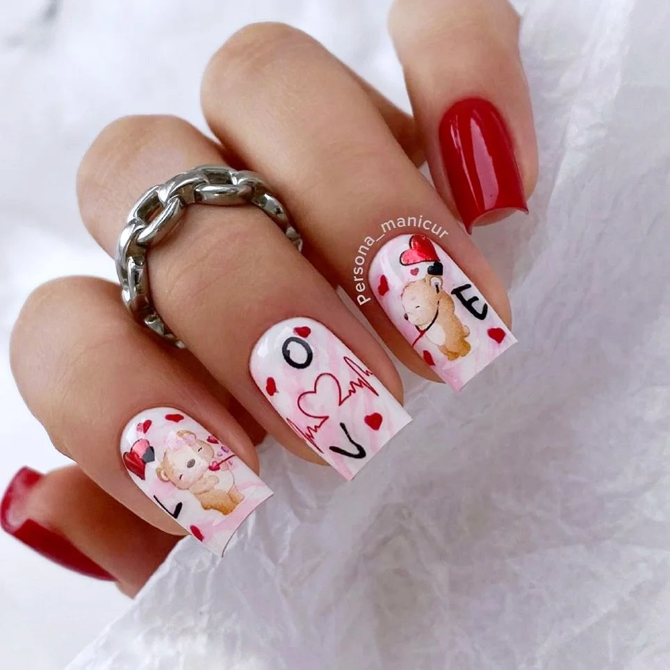 Stylish Valentine manicure for special occasion