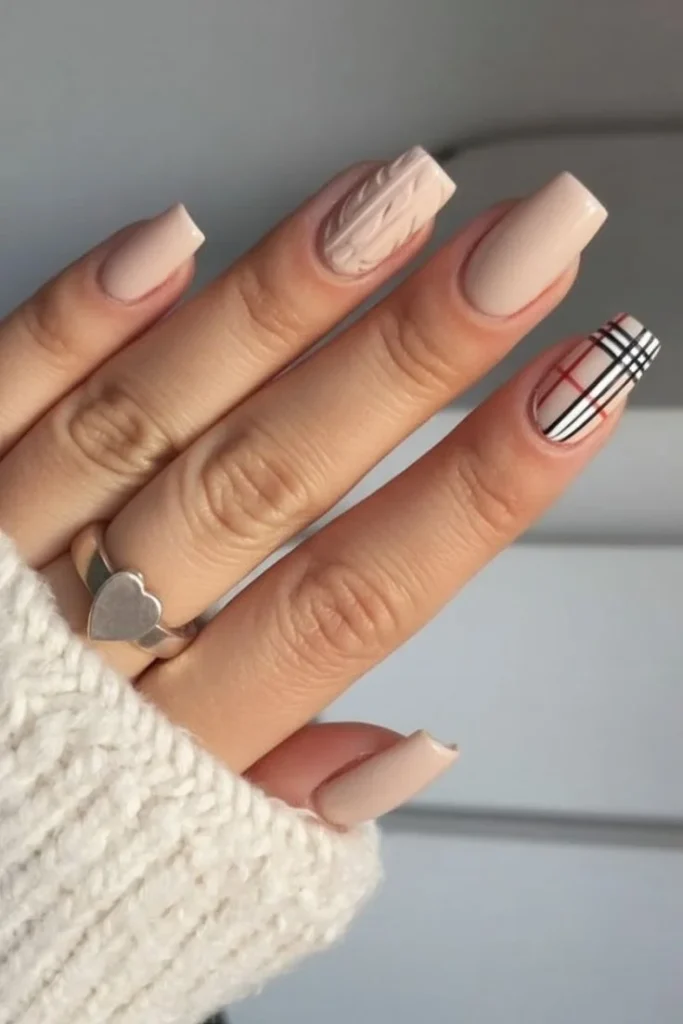 Cute Thanksgiving nail design
